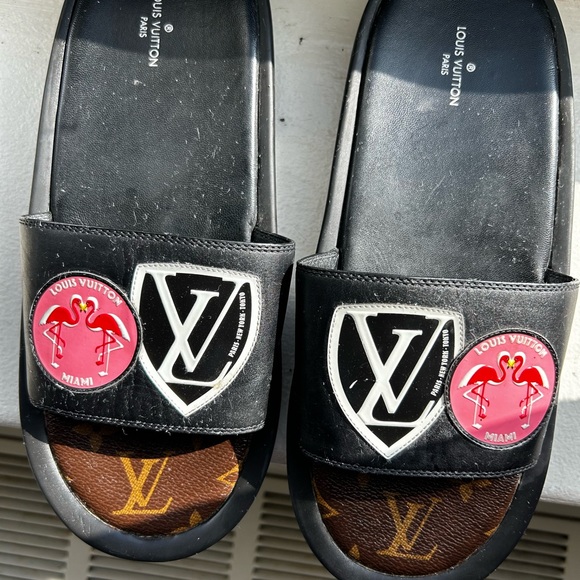 Woman slides - Picture 2 of 4